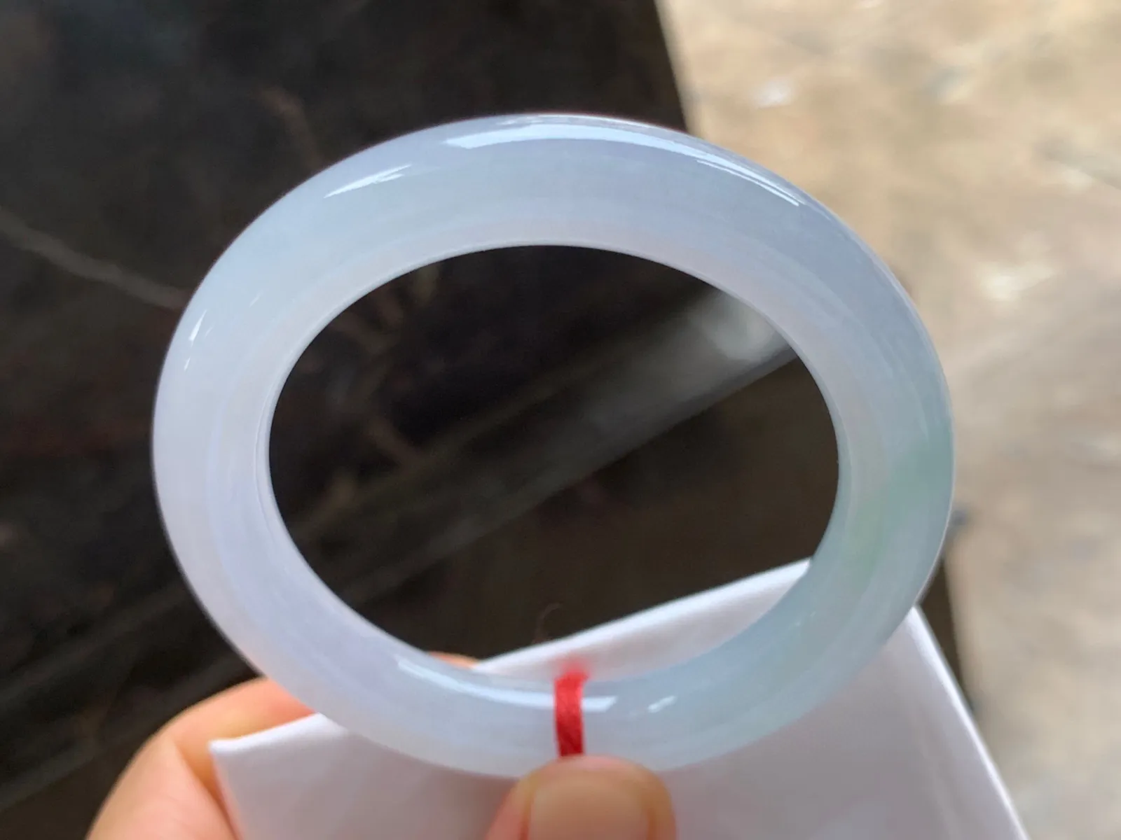 52-10mm
冰种淡紫圆条手镯 水润冰透 清爽干净 上手秀美
