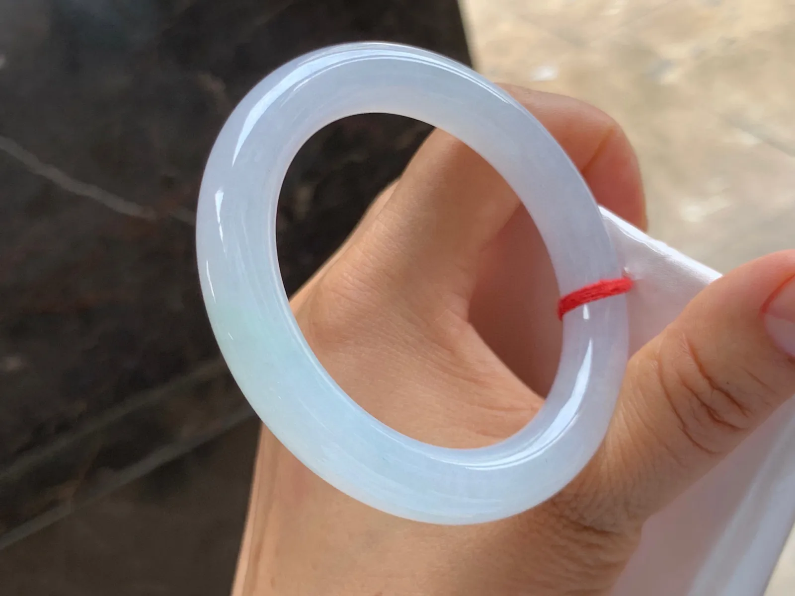 52-10mm
冰种淡紫圆条手镯 水润冰透 清爽干净 上手秀美