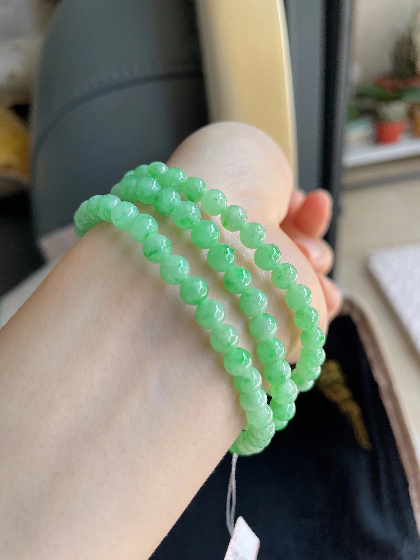 缅甸天然翡翠A货，冰飘绿珠链，尺寸：5.5mm103颗。-2730
