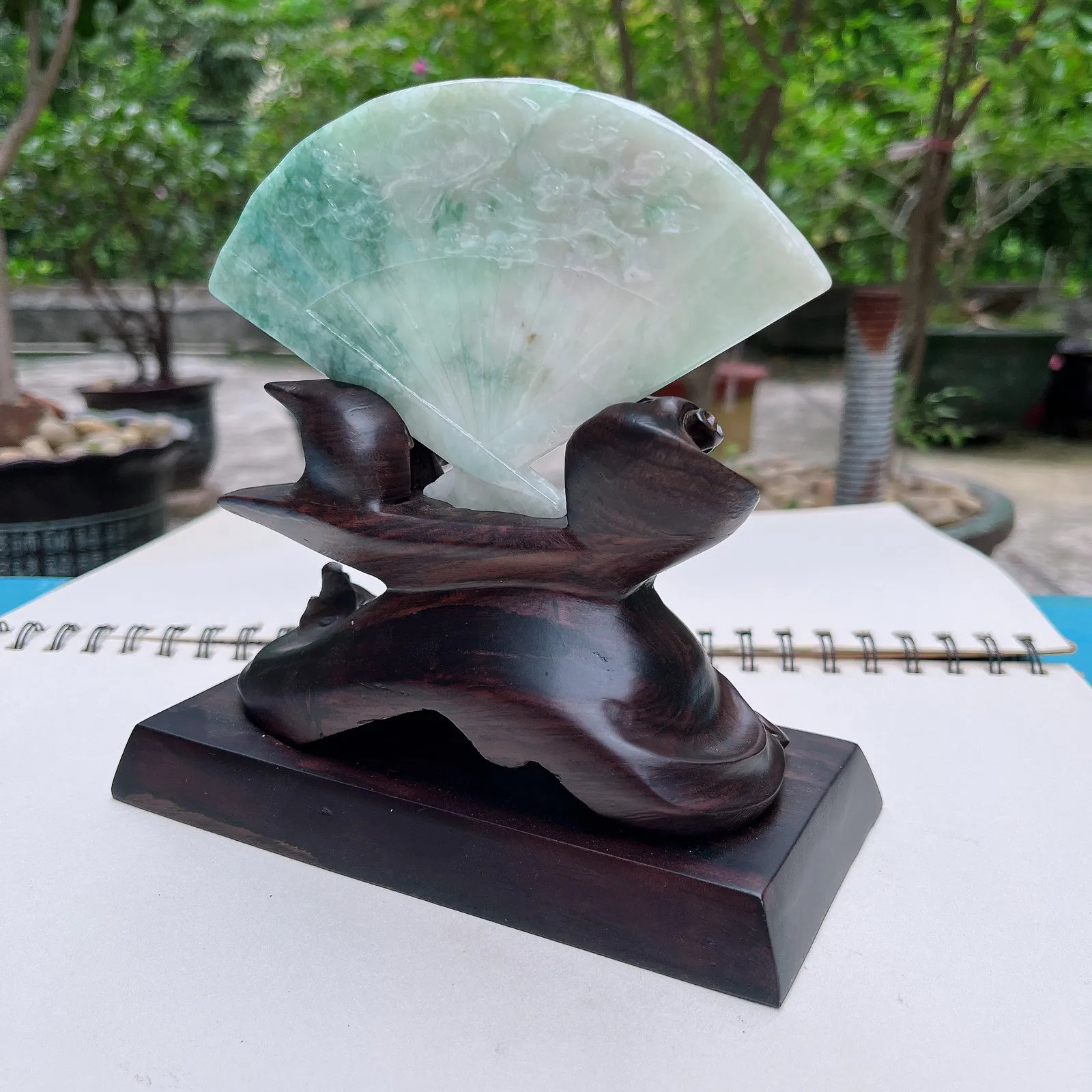 天然翡翠A货老坑水润浅绿鸳鸯戏水摆件 裸石尺寸：90/150/6mm连底坐：160/165/70mm 重量：158.00g