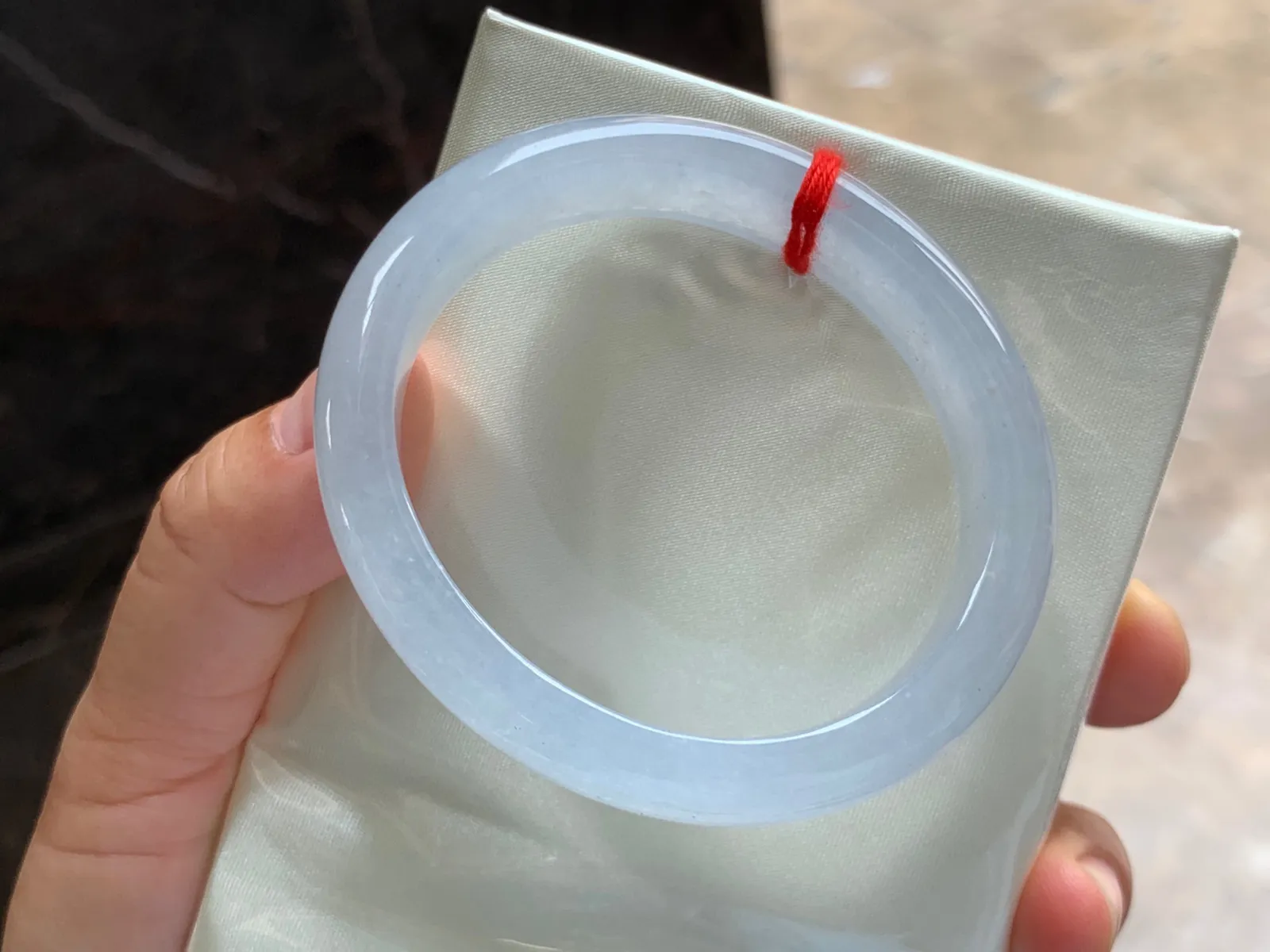 53-11.5-7mm
冰种贵妃手镯 干净冰透 白月光