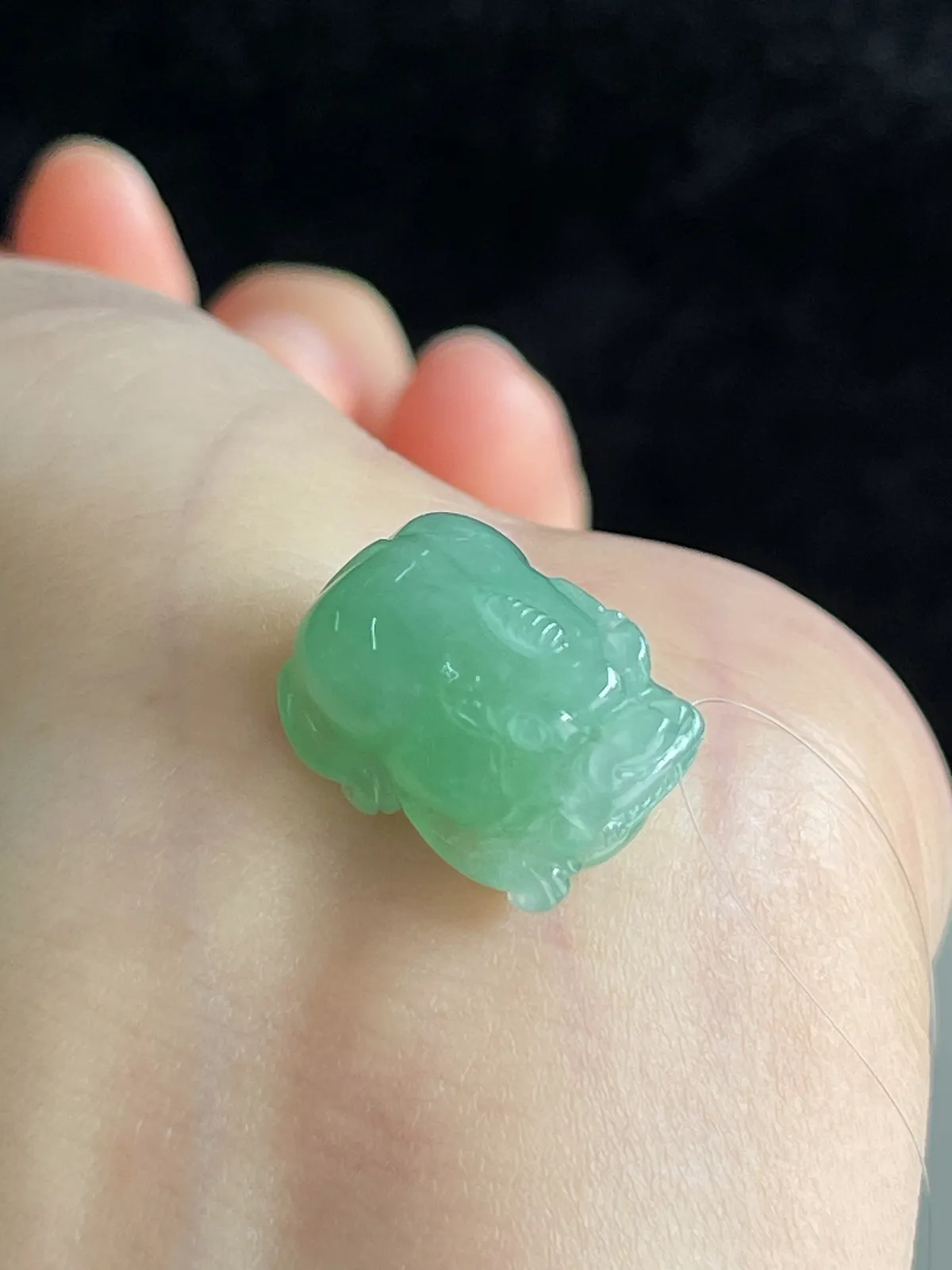 翡翠冰糯种浅绿色貔貅