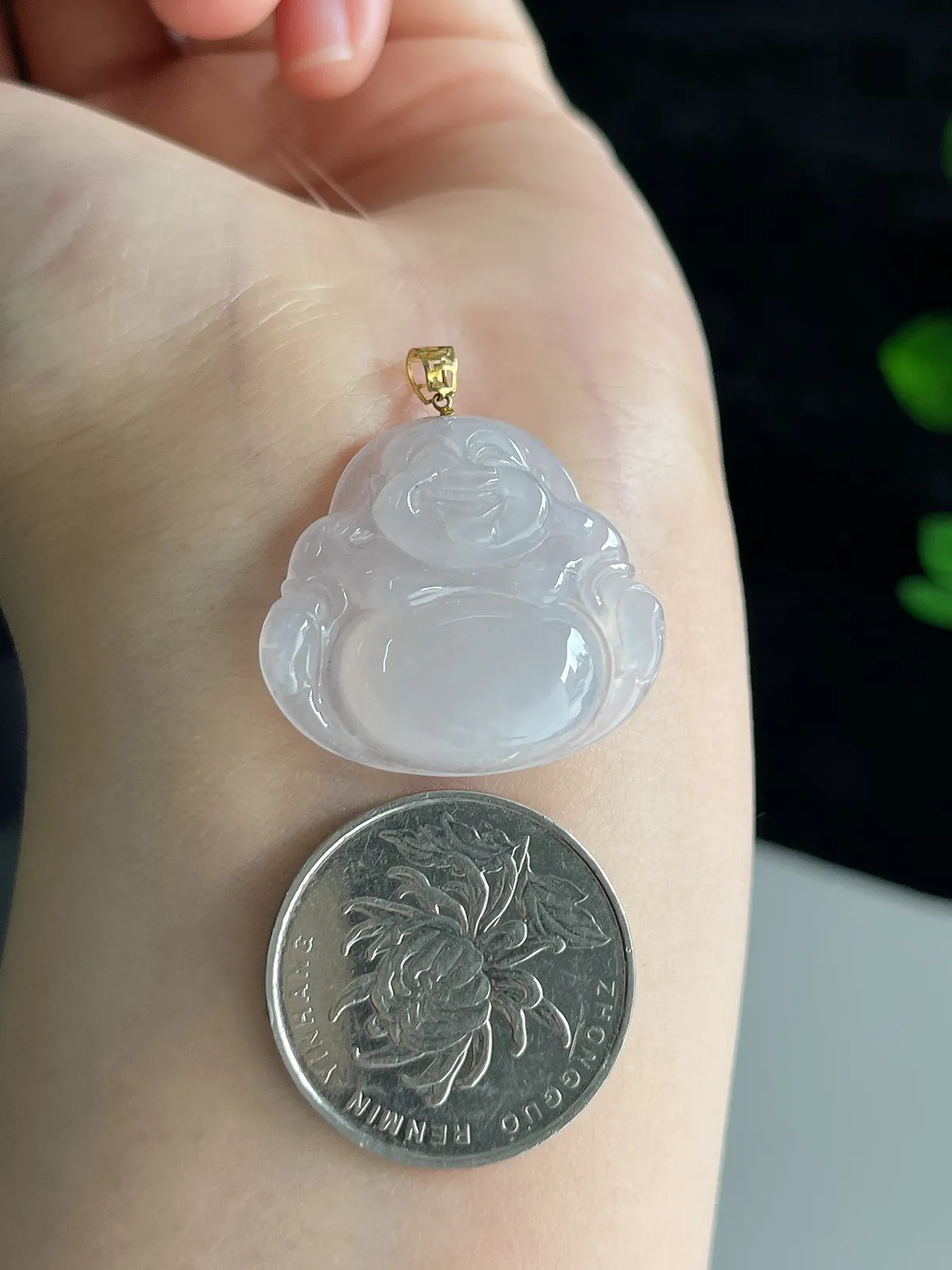 翡翠冰糯种白色吊坠
