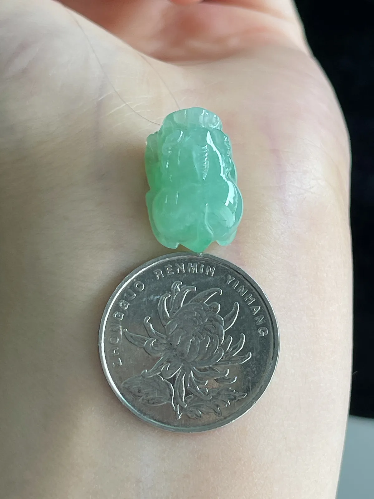 翡翠冰糯种浅绿色貔貅