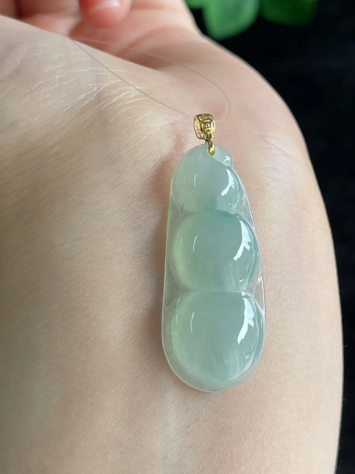 翡翠冰糯种淡绿色福豆