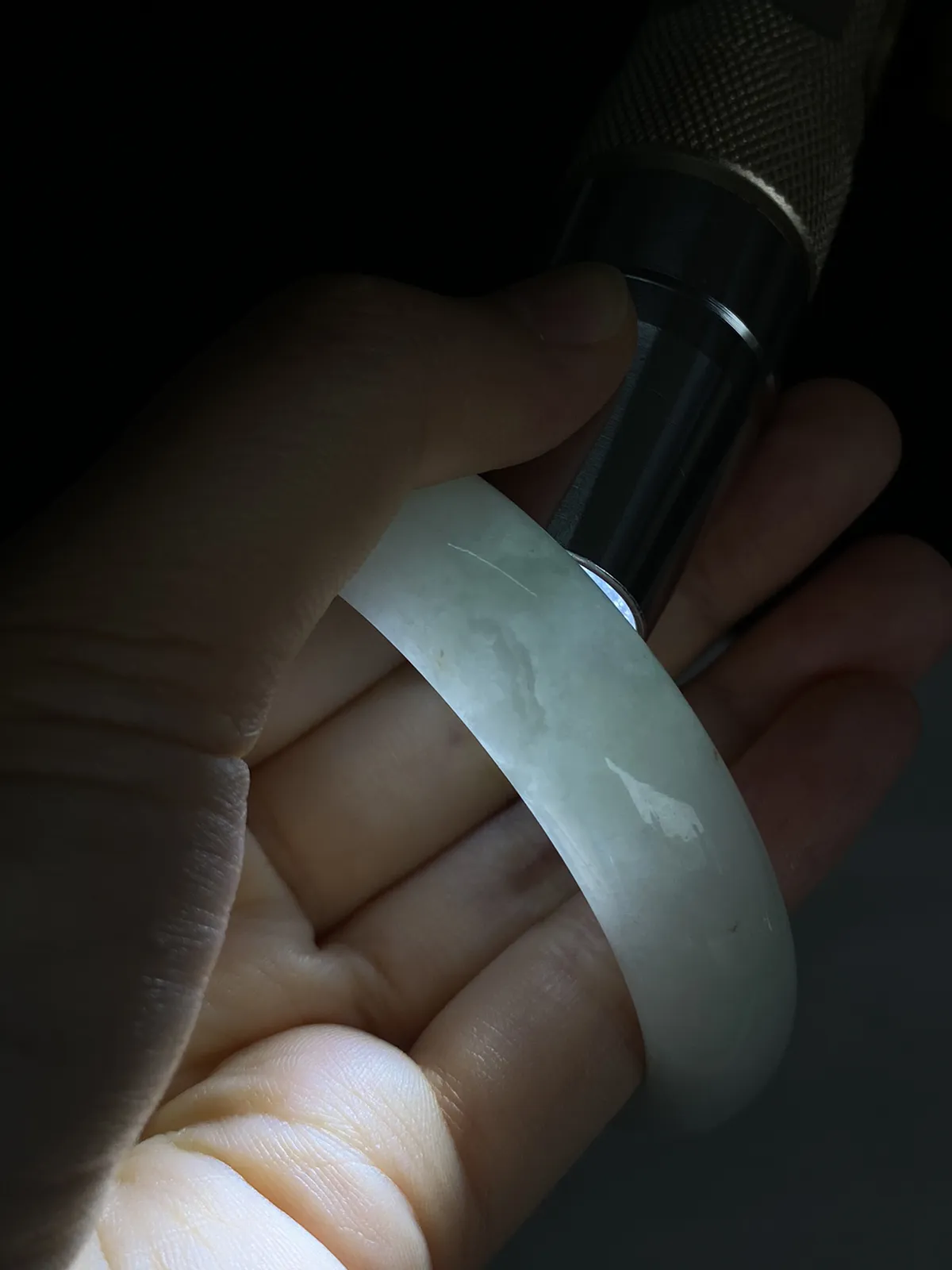 贵妃镯55.8圈口，翡翠糯化种飘绿花手镯