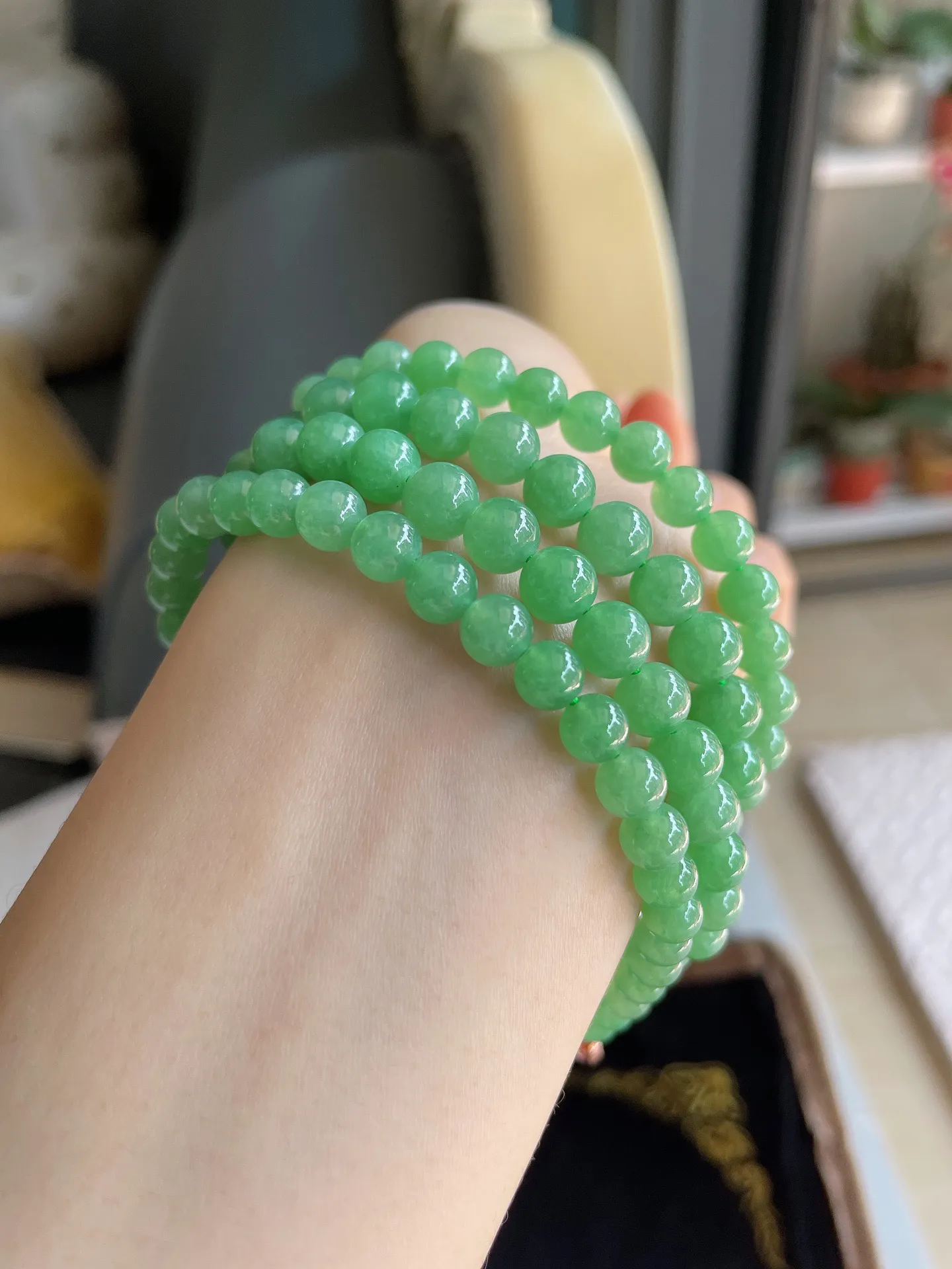 缅甸天然翡翠A货，冰满绿甜绿项链，塔链，001尺寸：7.5-6mm119颗。
