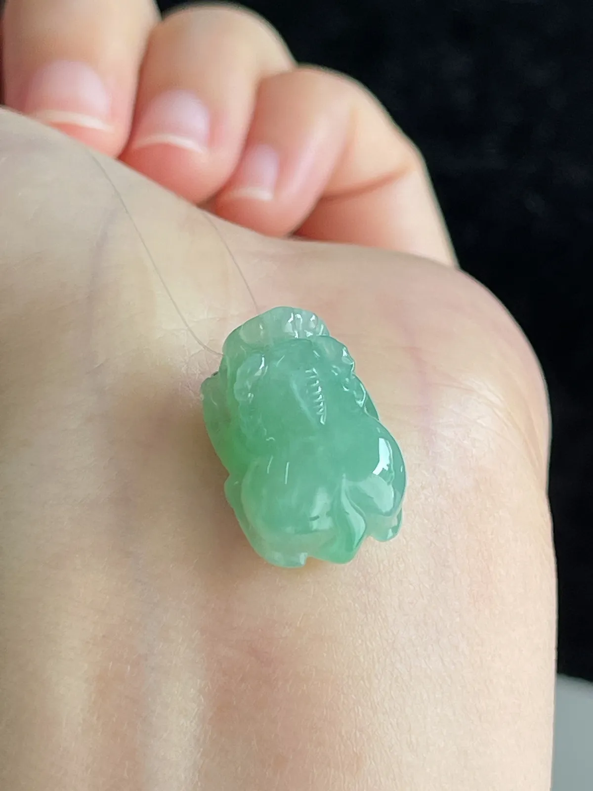 翡翠冰糯种浅绿色貔貅