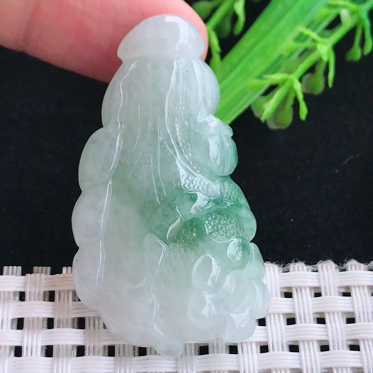 自然光老坑冰润起胶飘花白菜吊坠翡翠玉坠尺寸46/25.7/12.8