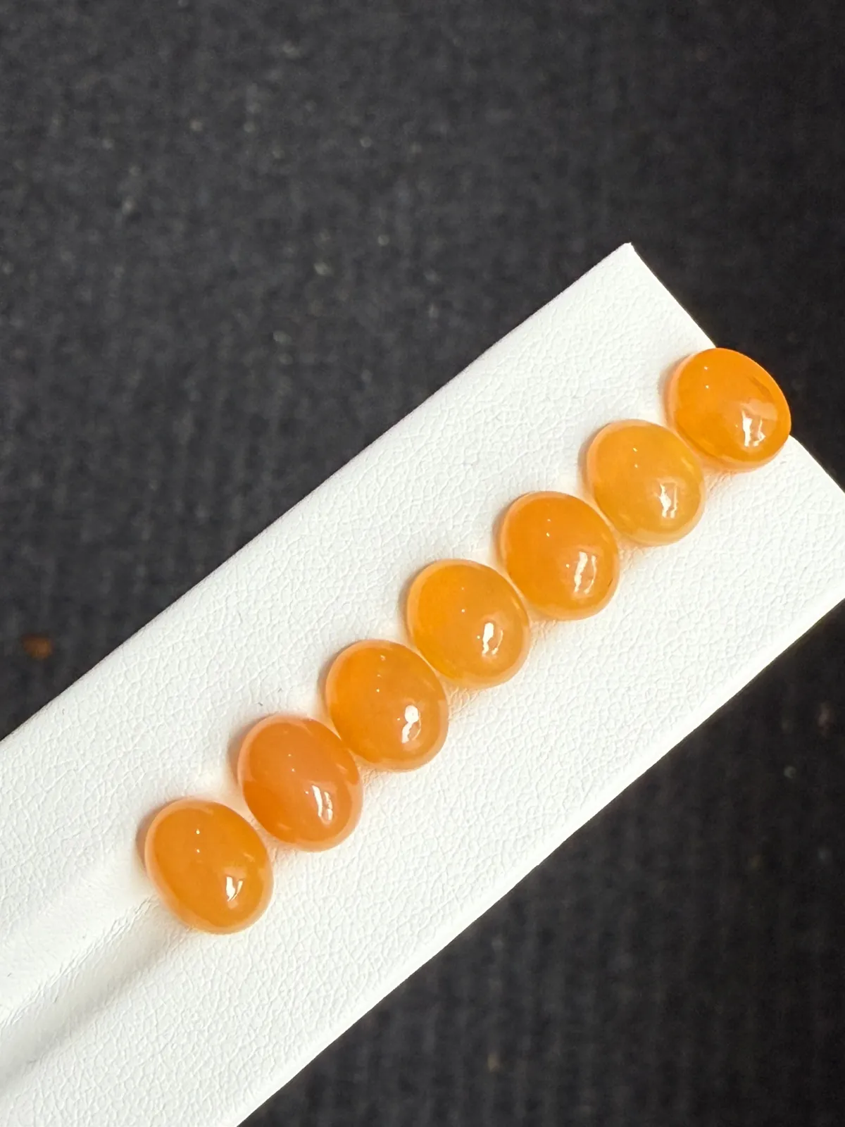 12.94ct天然墨西哥火欧泊裸石 手链料  颜色美艳 ，晶体通透，尺寸9.9×8×4.1mm