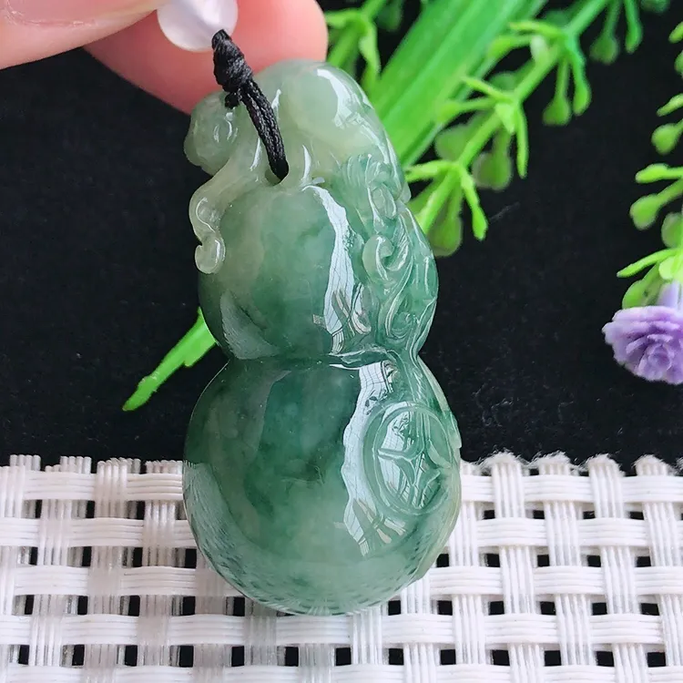 自然光老坑精美温润飘花立体葫芦吊坠翡翠玉坠尺寸43/21.6/19
