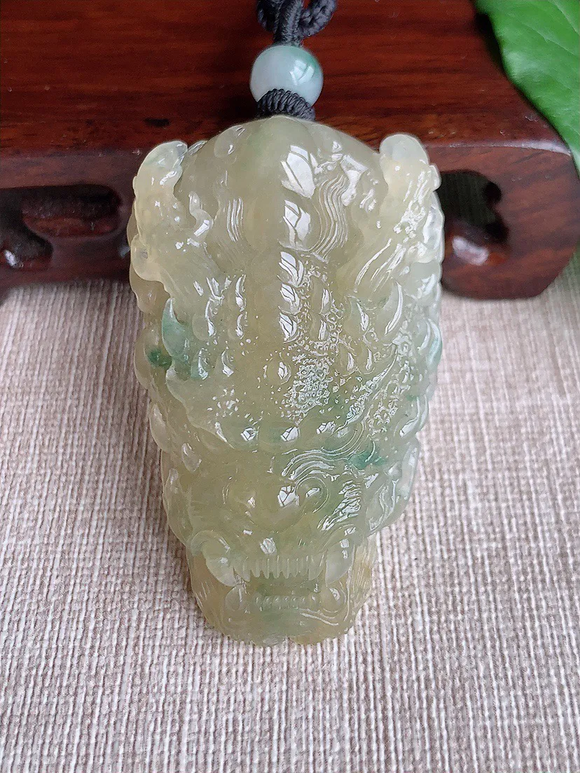 缅甸a货翡翠ddj老坑冰种黄翡飘花龙牌吊坠  整体54×33×16mm 56.06