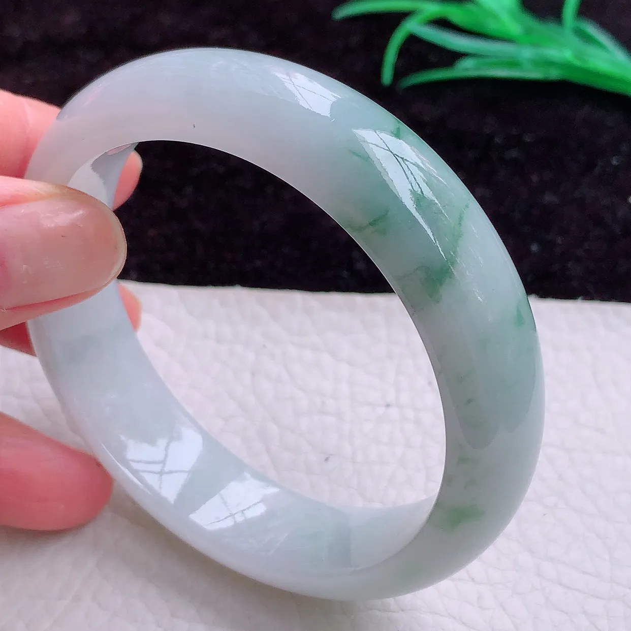 hh实拍 58*15.7*8.5mm轮胎镯缅甸A货飘逸大气宽边玉手镯 玉手环