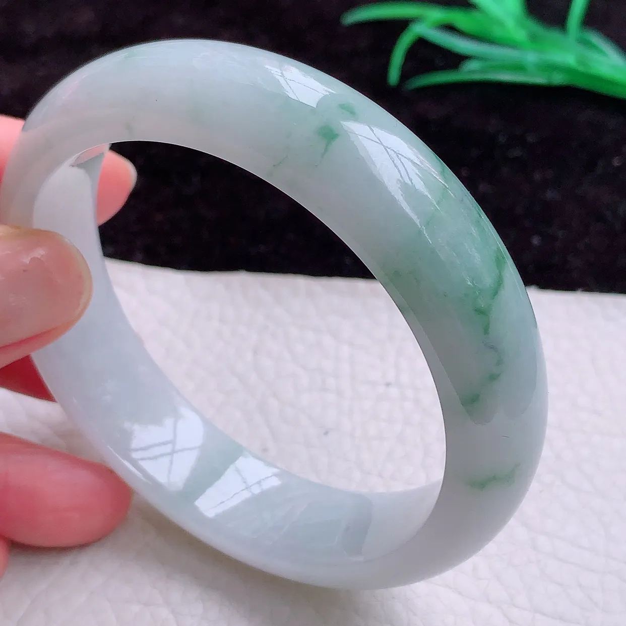 hh实拍 58*15.7*8.5mm轮胎镯缅甸A货飘逸大气宽边玉手镯 玉手环