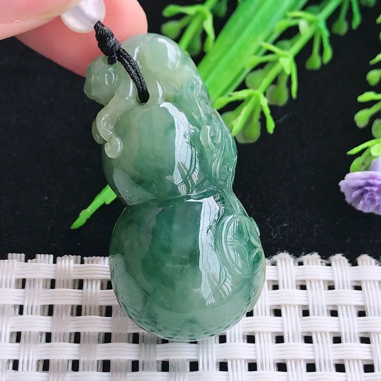 自然光老坑精美温润飘花立体葫芦吊坠翡翠玉坠尺寸43/21.6/19