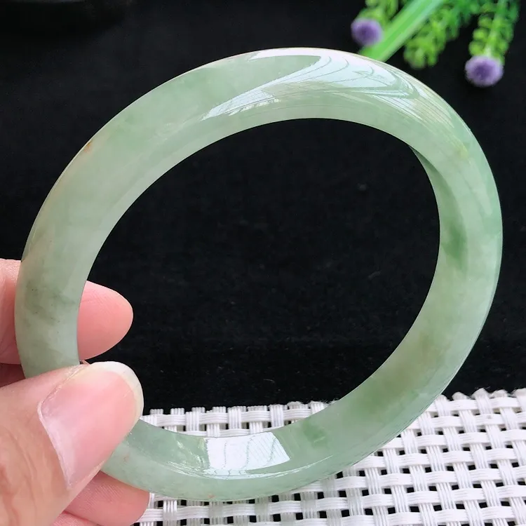 自然光64.5大圈口老坑精美冰润满色油绿手镯翡翠玉镯尺寸64.5/11.9/8.5