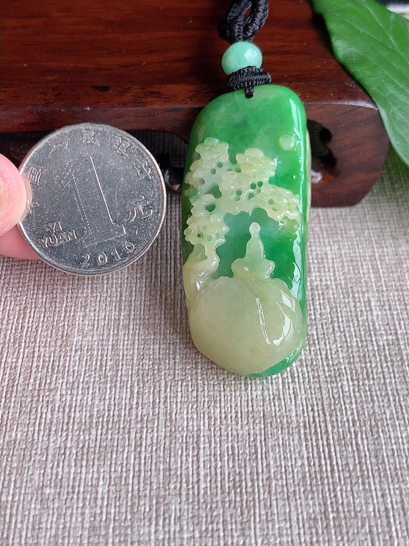 缅甸a货翡翠ddj老坑冰润黄加绿双彩悟道吊坠  整体40.5×25.4×11.5mm 27.50