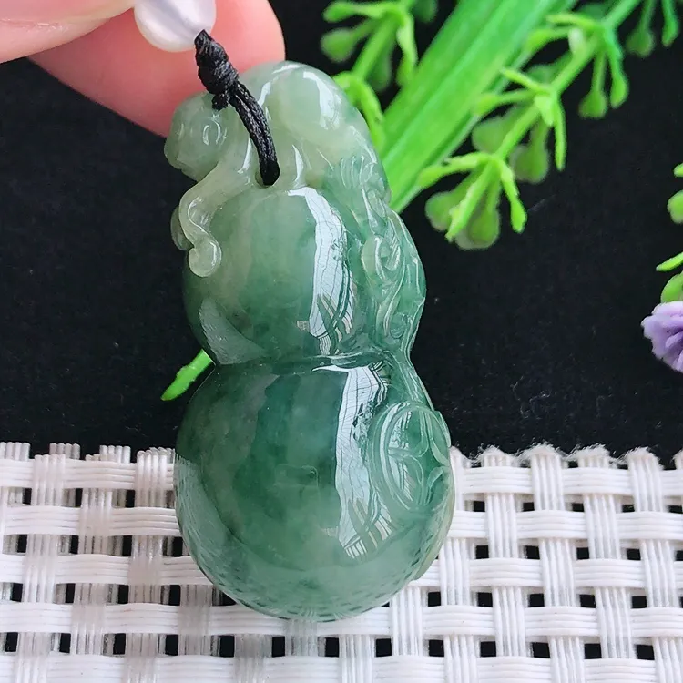 自然光老坑精美温润飘花立体葫芦吊坠翡翠玉坠尺寸43/21.6/19