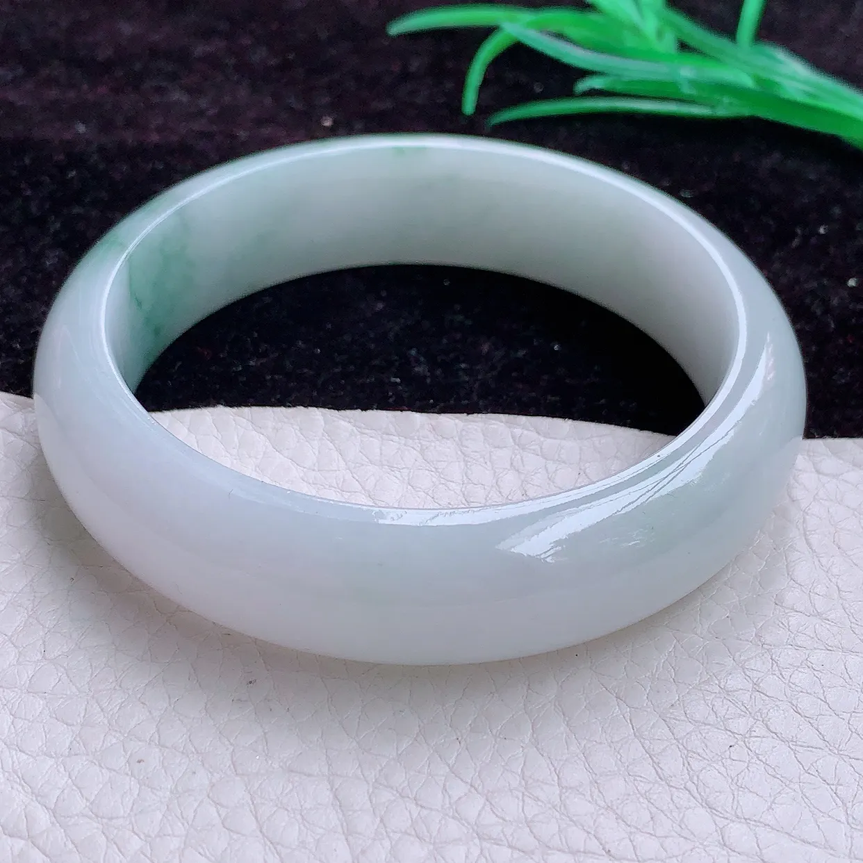 hh实拍 58*15.7*8.5mm轮胎镯缅甸A货飘逸大气宽边玉手镯 玉手环