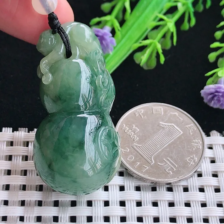 自然光老坑精美温润飘花立体葫芦吊坠翡翠玉坠尺寸43/21.6/19