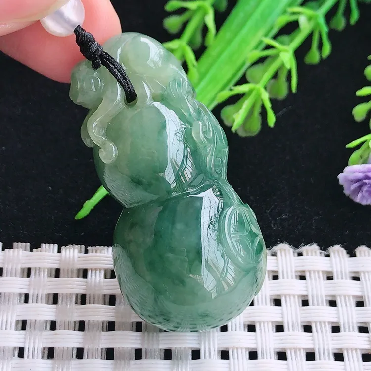 自然光老坑精美温润飘花立体葫芦吊坠翡翠玉坠尺寸43/21.6/19