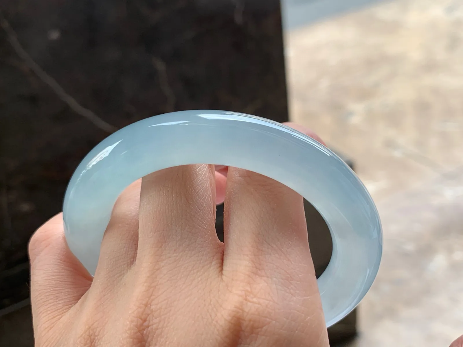 冰种淡晴底福镯
清爽58.6/11.5/12.3mm
