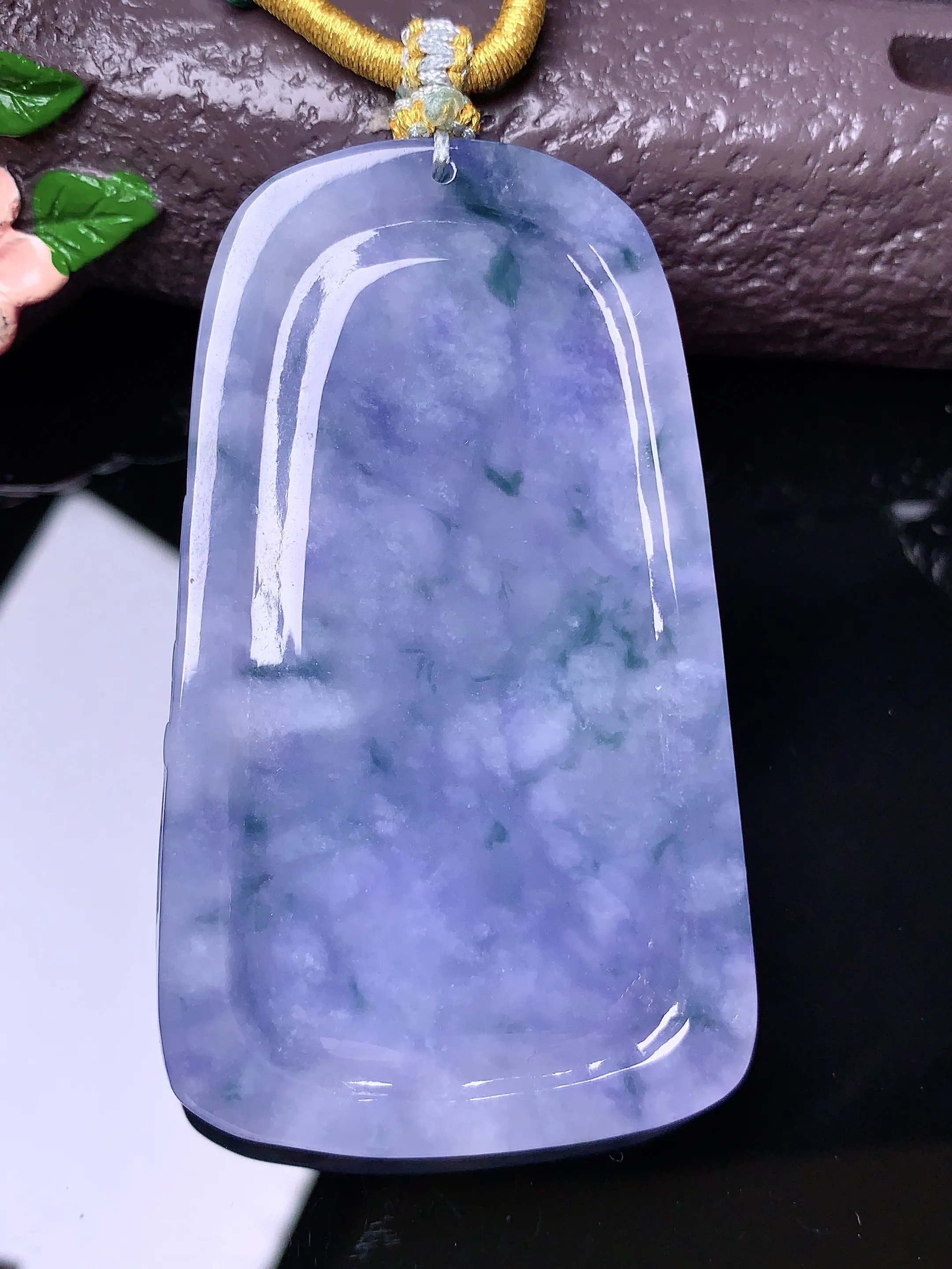 紫罗兰度母吊坠 玉质细腻 色泽清新艳丽 整体尺寸63.3*37.3*7.5