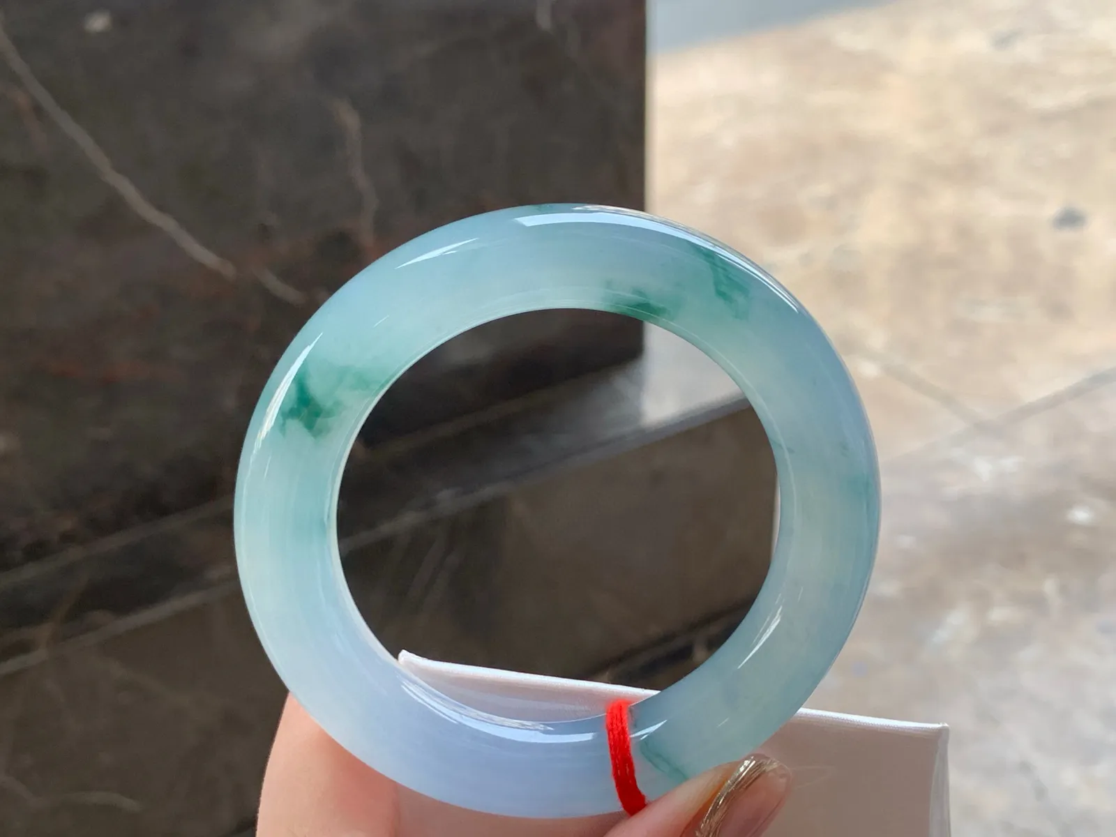 冰种飘花手镯
起胶 56/12.8/12.6mm