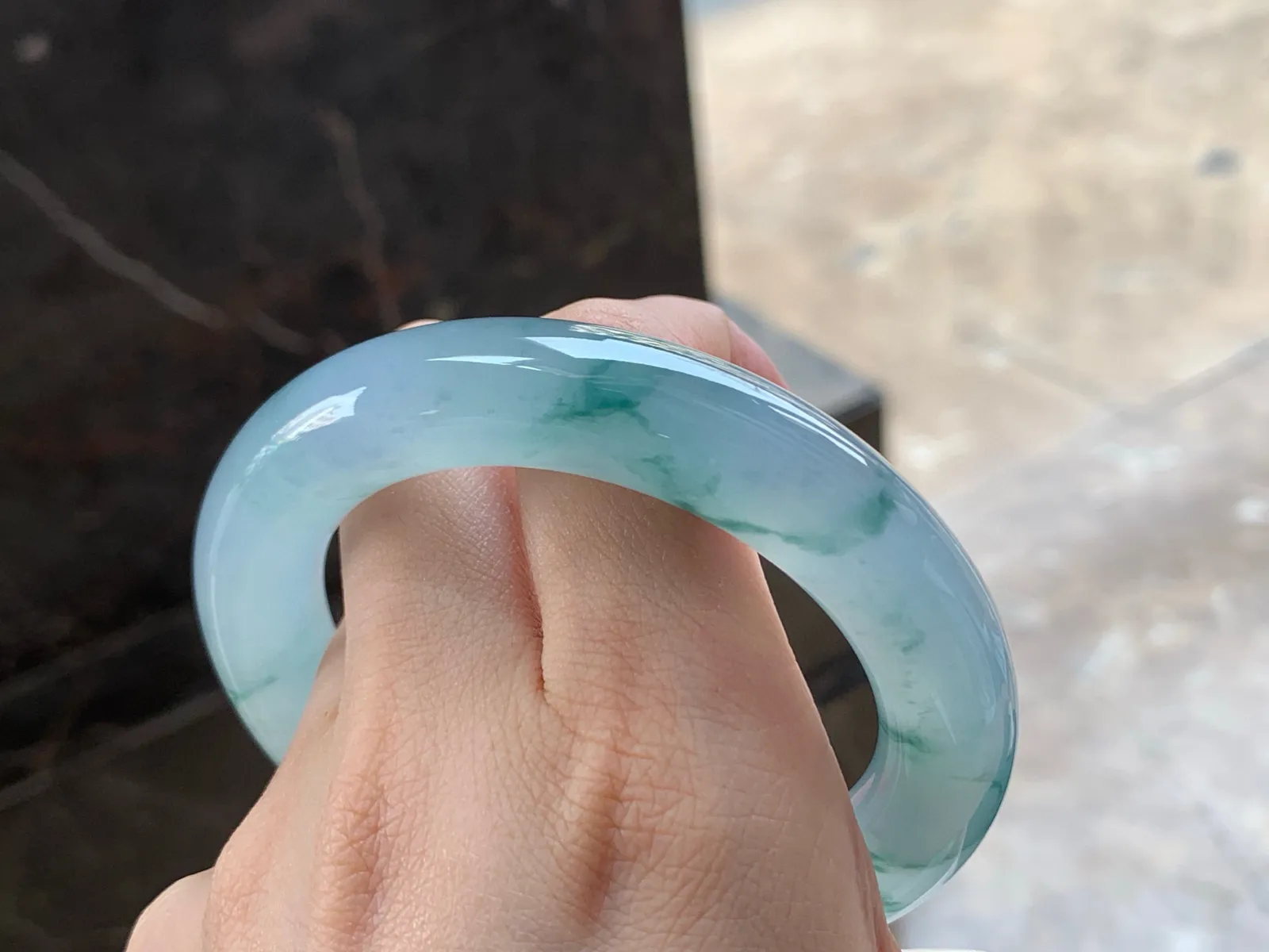 冰种飘花手镯
起胶 56/12.8/12.6mm