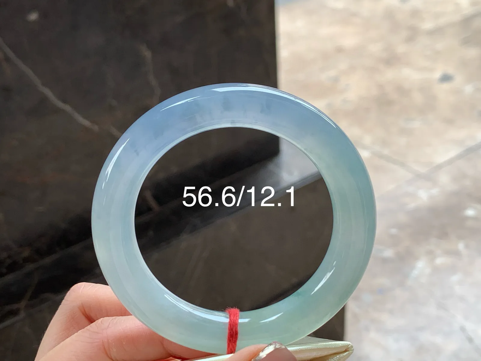 冰紫福镯
底色漂亮 种好水足56.6/12.1mm