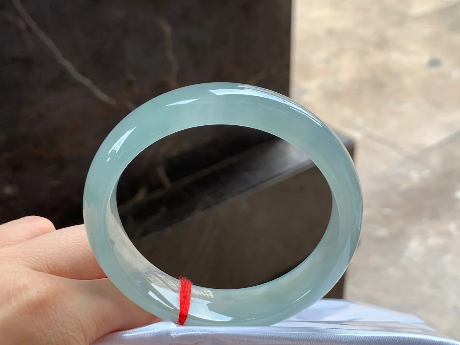 冰种底色手镯
清爽58.5/15.3/7.7mm