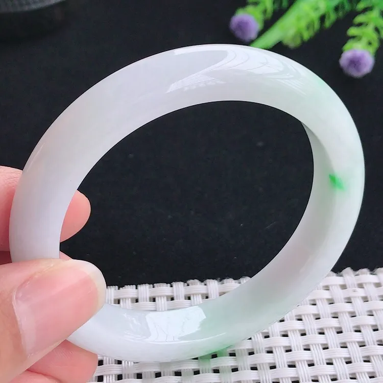 自然光55圈口老坑精美温润白底青飘阳绿手镯翡翠玉镯尺寸55/11.4/8.5