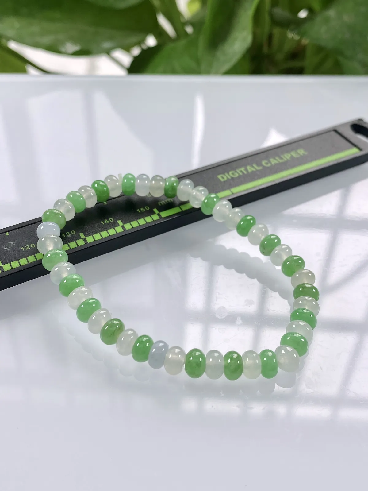 缅甸天然翡翠A货，冰种起胶多宝算盘珠手串手链，尺寸：取一5.8/3.8mm/45颗，重量：10.91g