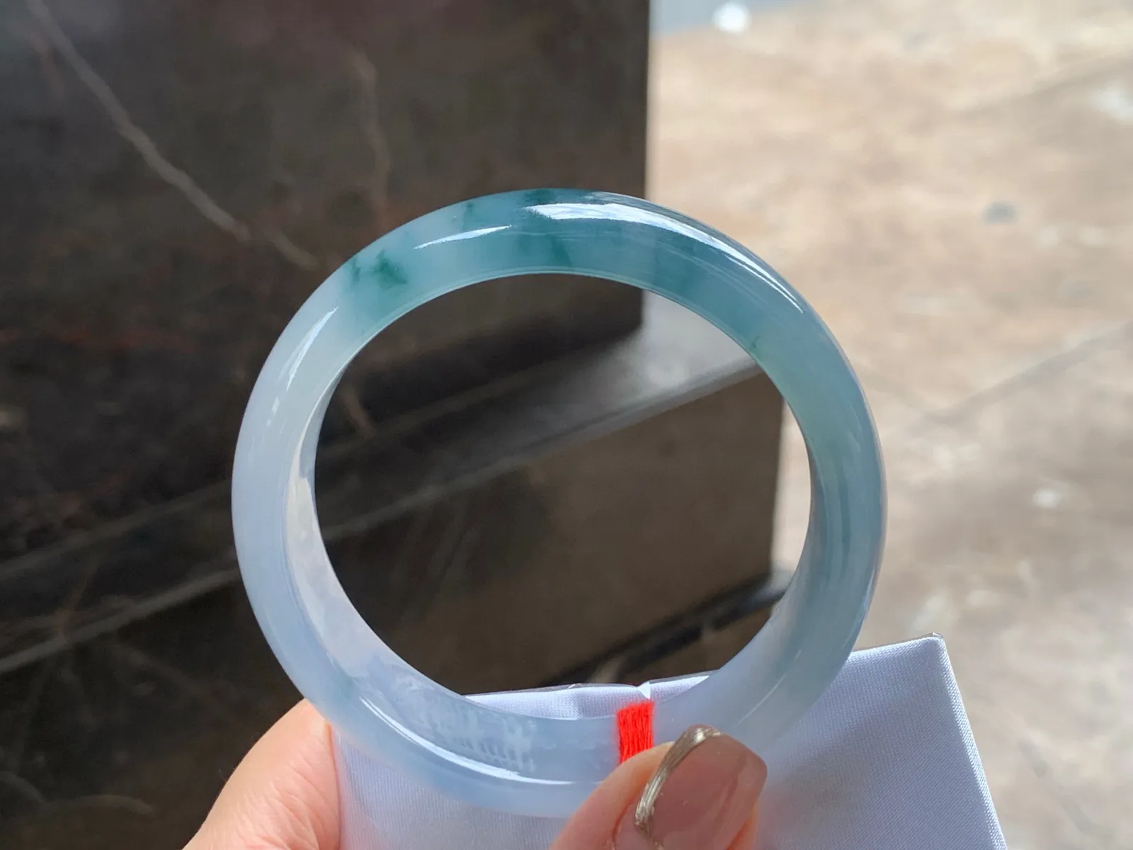 冰种紫底飘花手镯
独特57.3/16.6/8mm