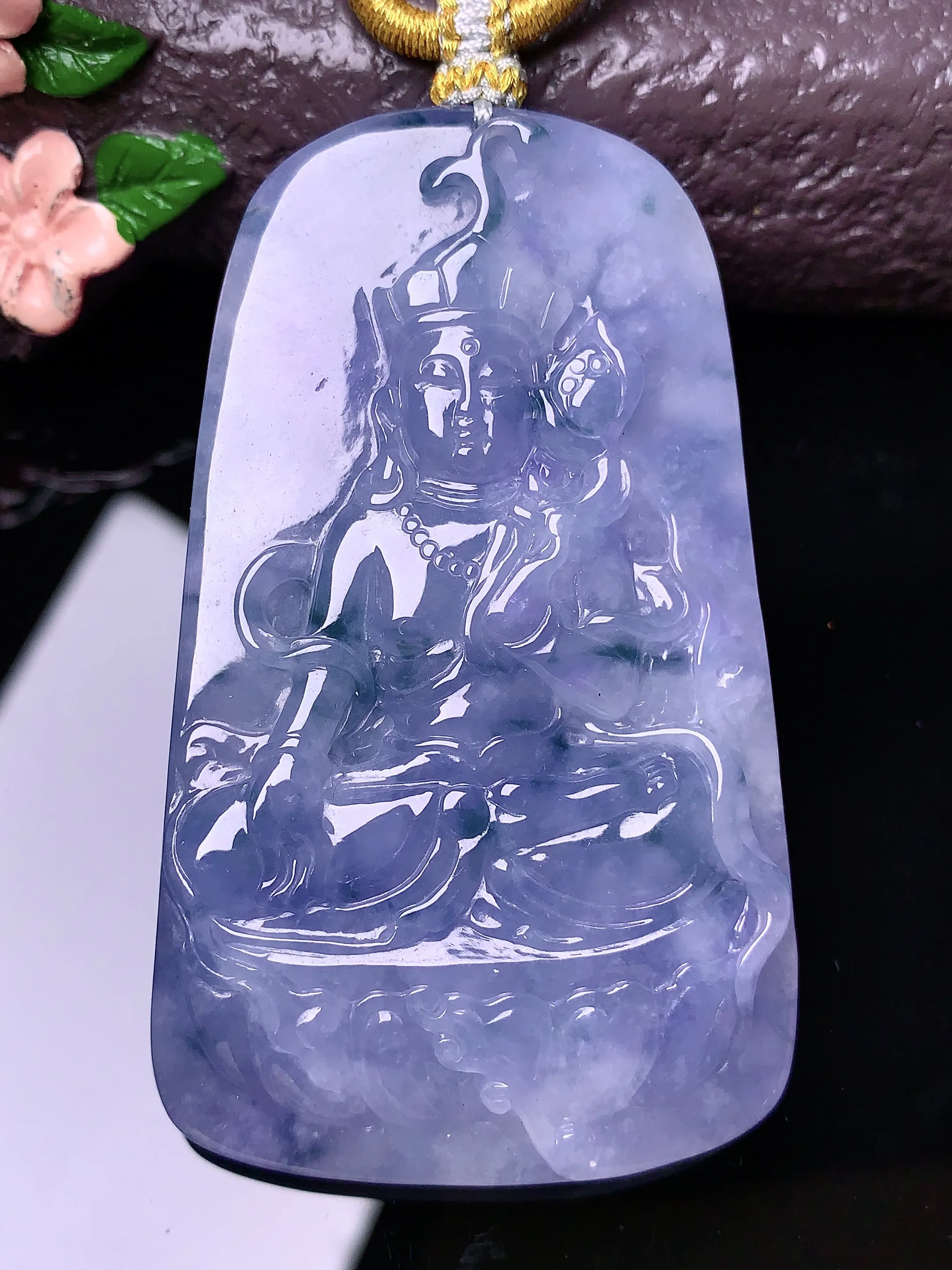 紫罗兰度母吊坠 玉质细腻 色泽清新艳丽 整体尺寸63.3*37.3*7.5