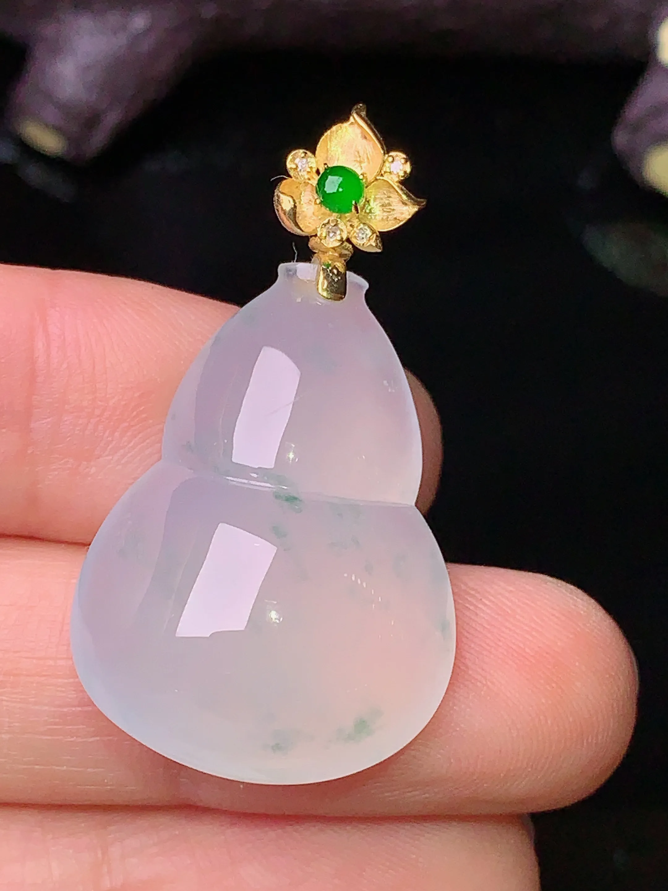 18k金钻镶嵌冰种葫芦吊坠 玉质细腻 色泽清新艳丽 整体尺寸35.5*19.5*9