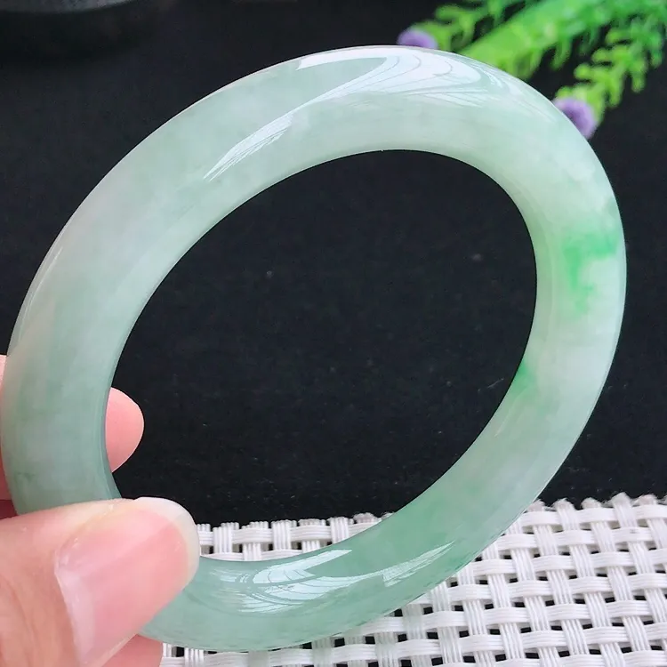 自然光57.5圈口老坑冰胶水灵冰晴飘阳绿圆条手镯翡翠玉镯尺寸57.5/10.8/10.6