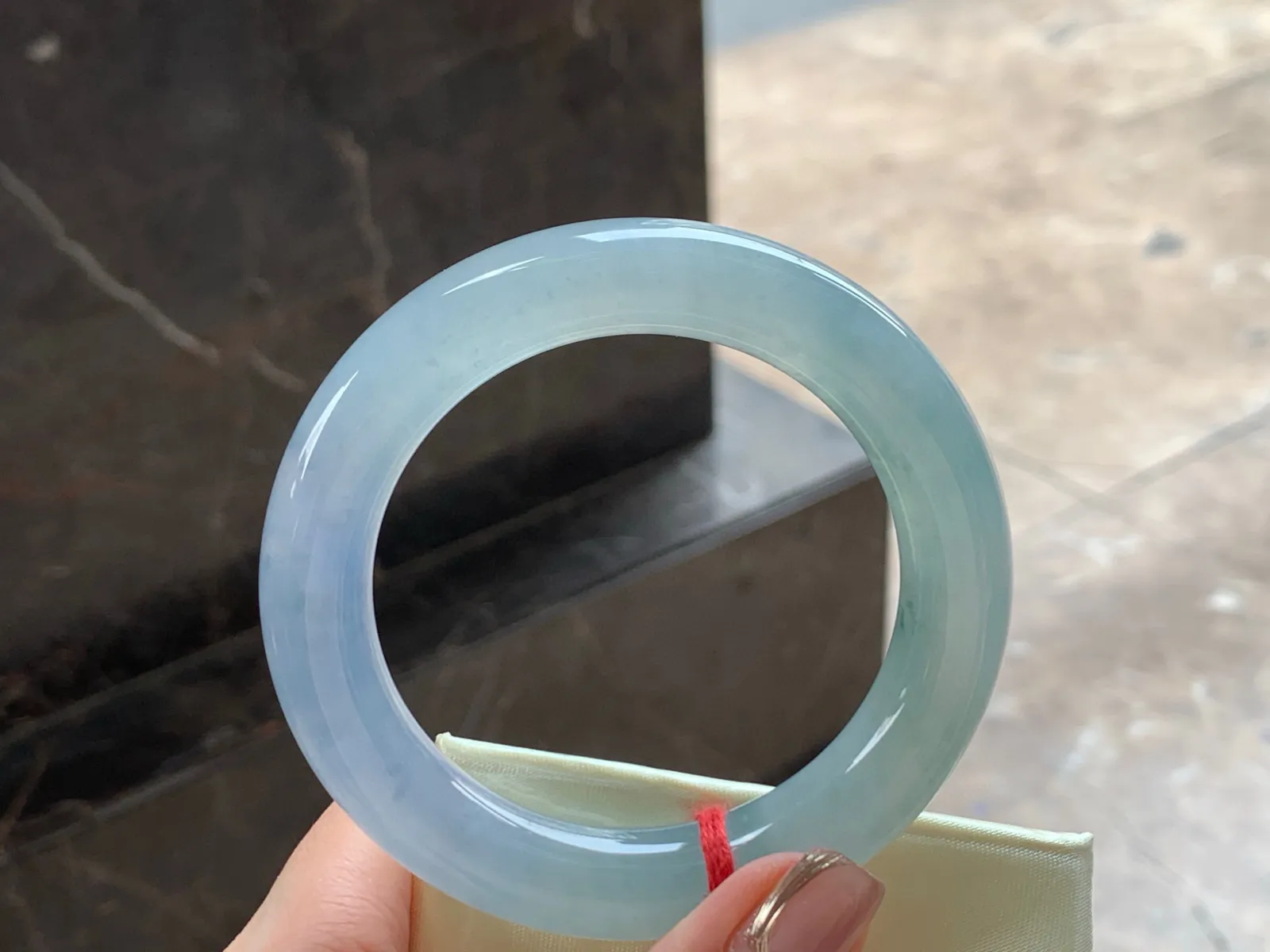 冰紫福镯
底色漂亮 种好水足56.6/12.1mm