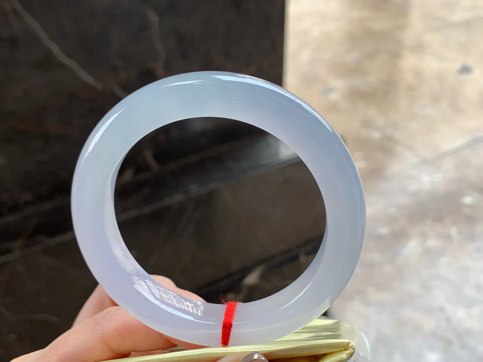 冰种手镯
清爽56.5/10.5/9.8mm