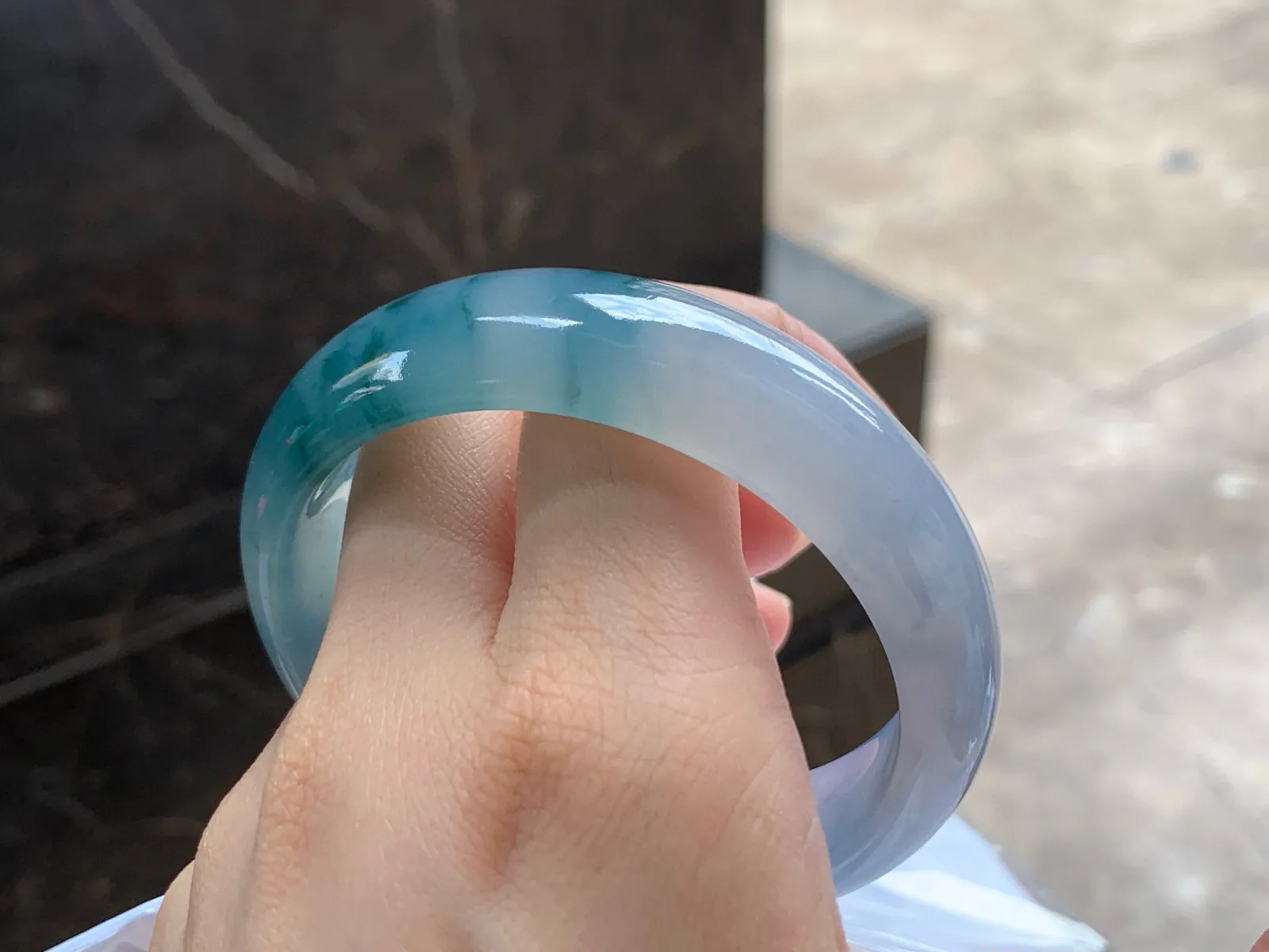 冰种紫底飘花手镯
独特57.3/16.6/8mm