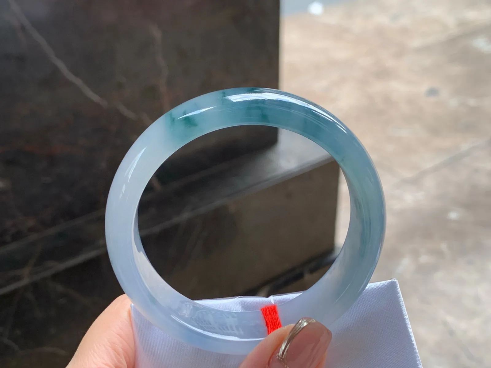 冰种紫底飘花手镯
独特57.3/16.6/8mm