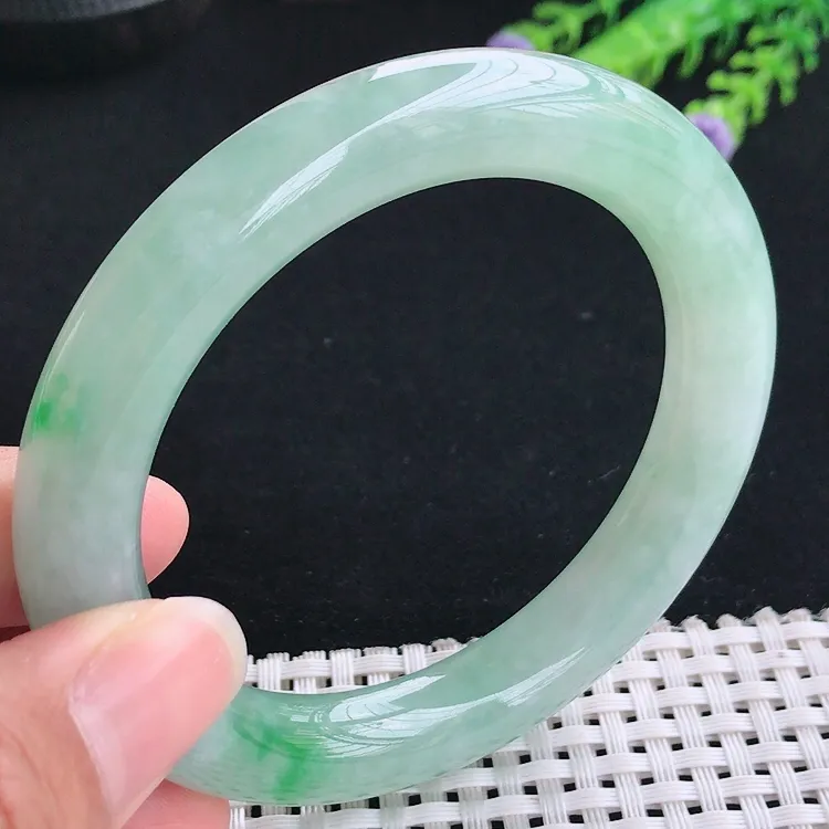 自然光57.5圈口老坑冰胶水灵冰晴飘阳绿圆条手镯翡翠玉镯尺寸57.5/10.8/10.6
