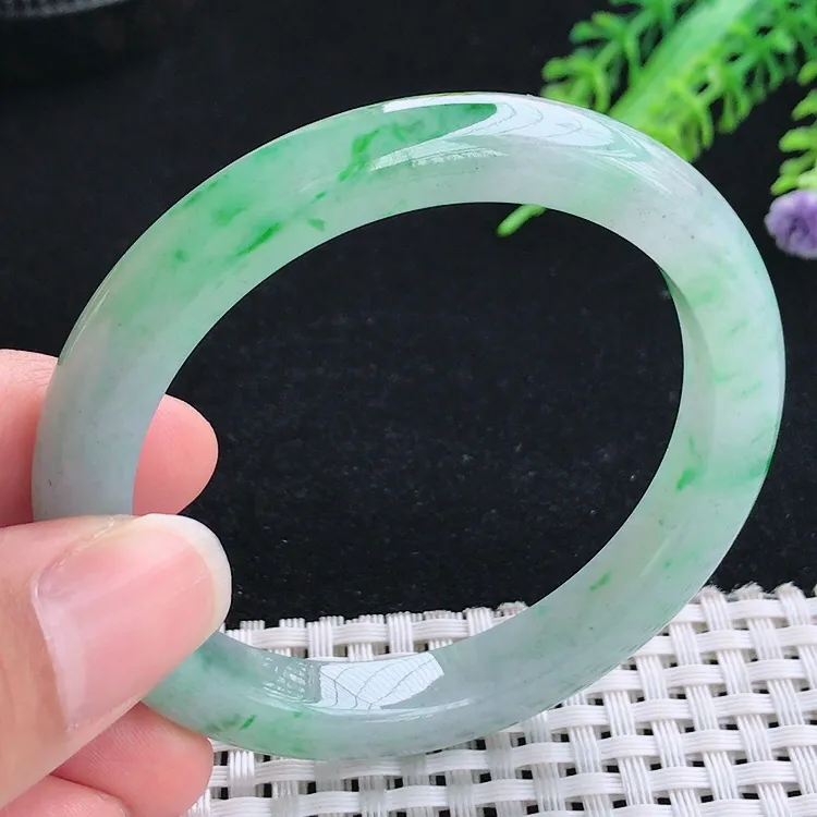 自然光52圈口老坑精美冰润飘阳绿细条手镯翡翠玉镯尺寸52/8.8/8