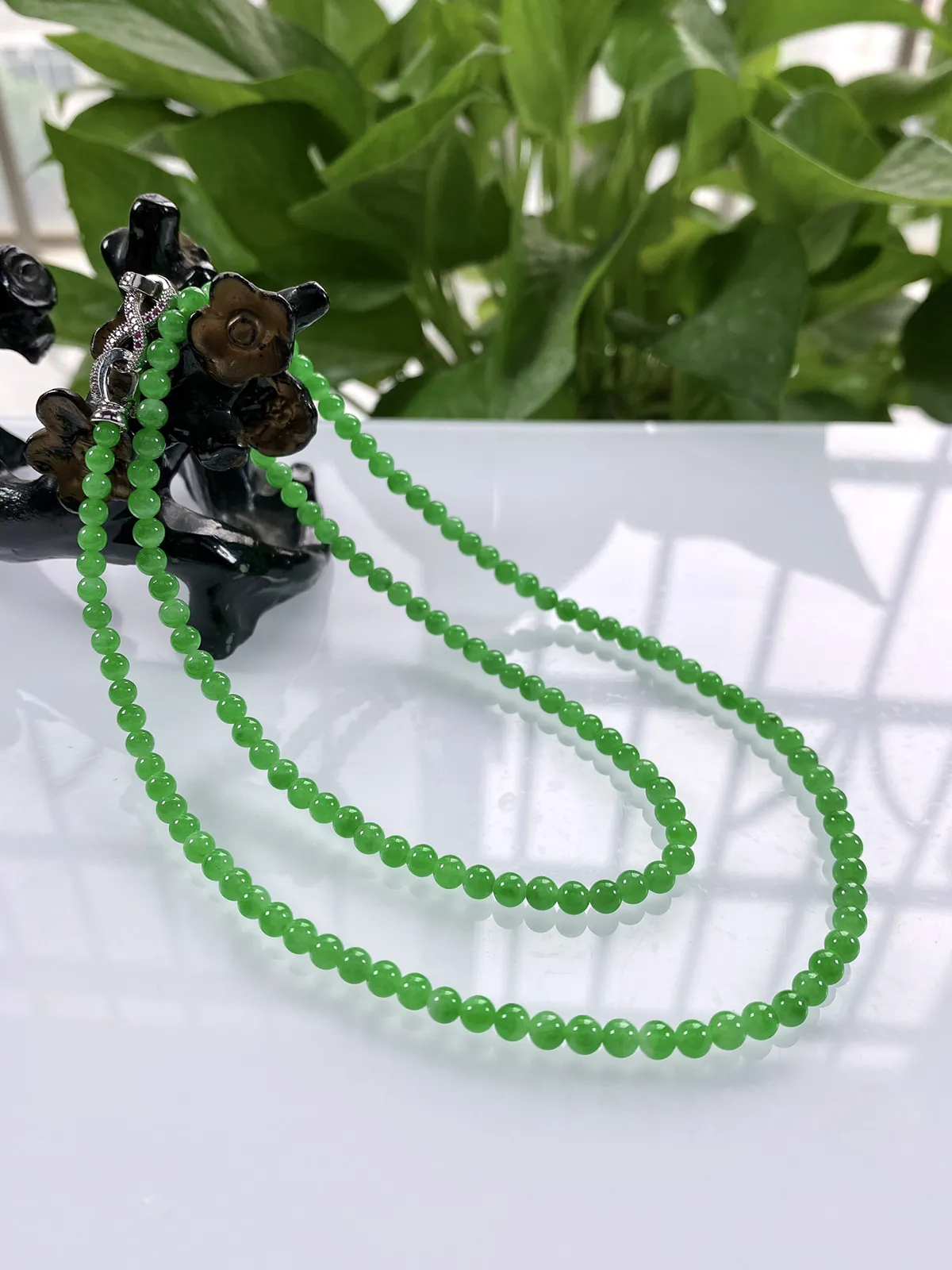 收藏级别，缅甸天然翡翠A货，卡4.2冰种起胶正阳绿小米珠微塔珠项链手链，尺寸：大珠4.2mm～小珠3