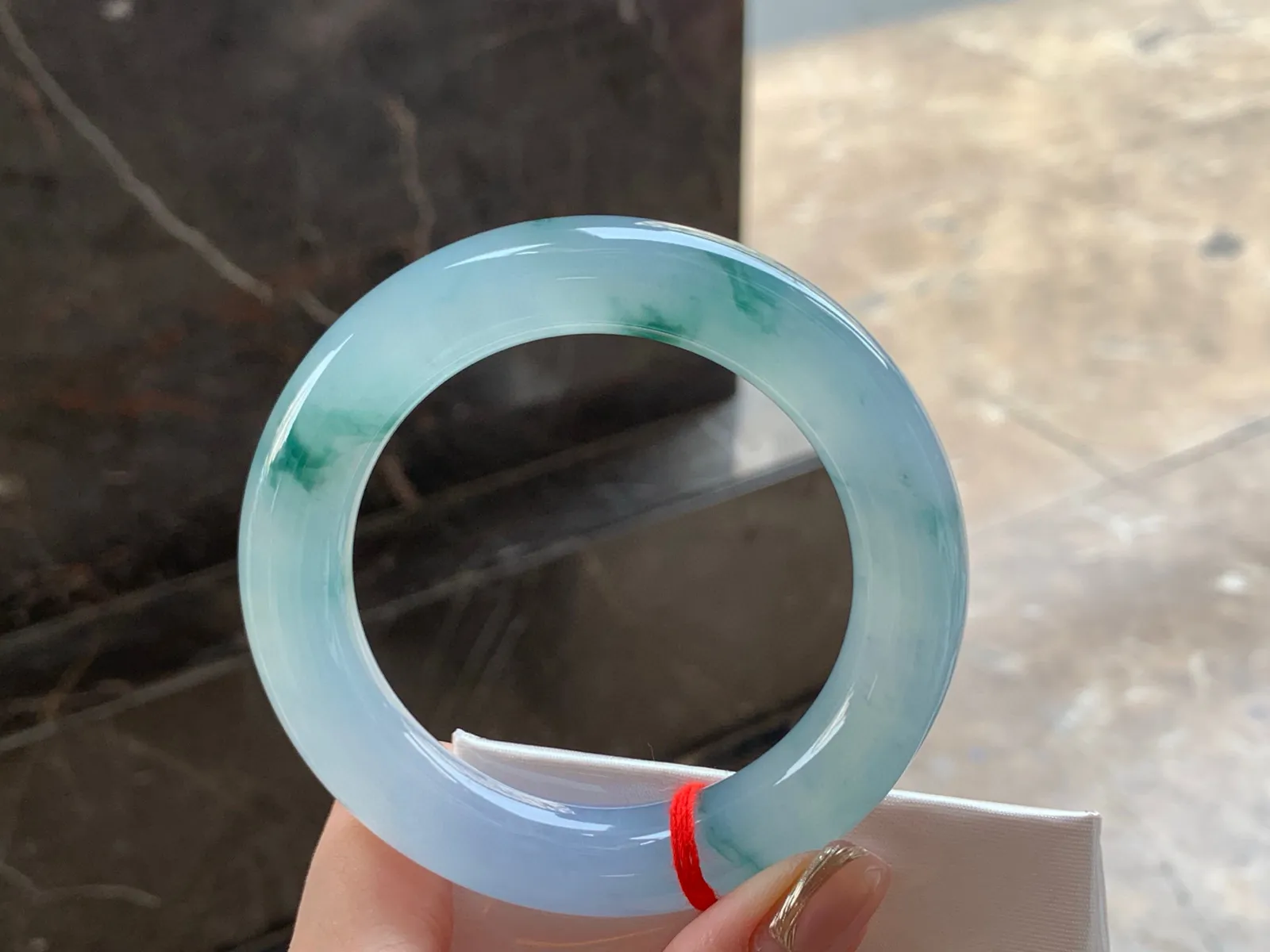 冰种飘花手镯
起胶 56/12.8/12.6mm