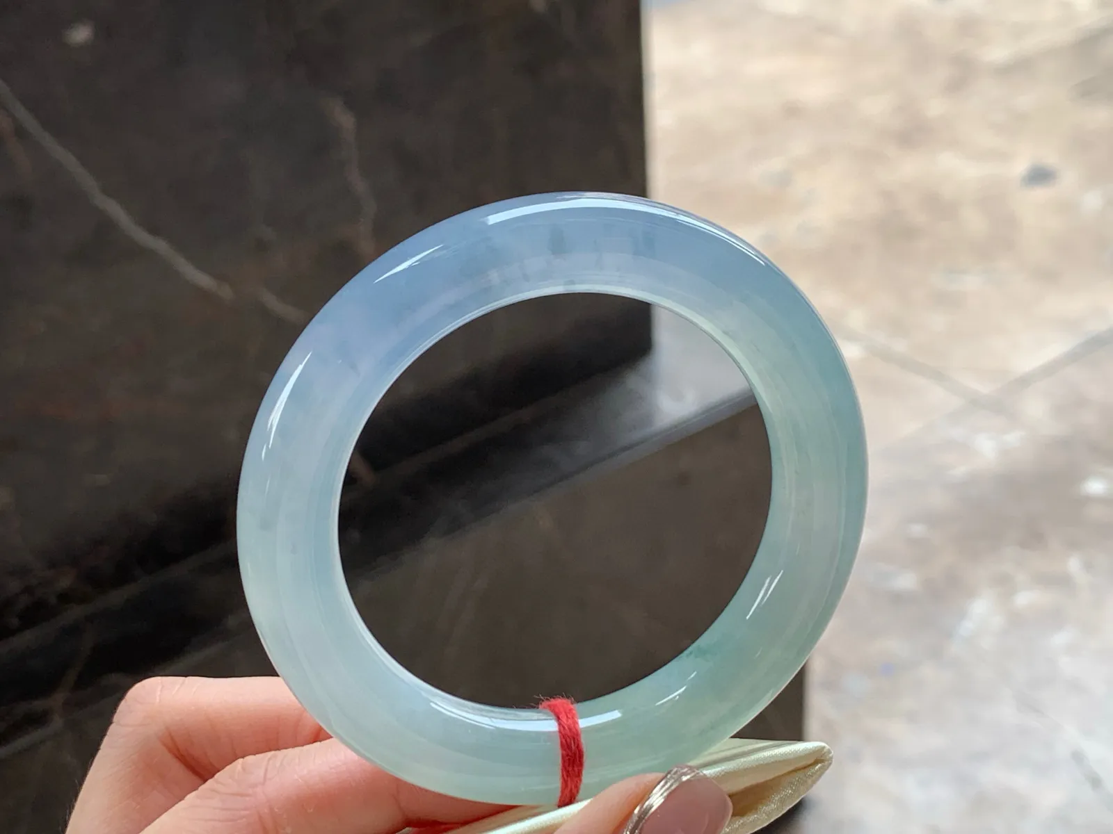 冰紫福镯
底色漂亮 种好水足56.6/12.1mm