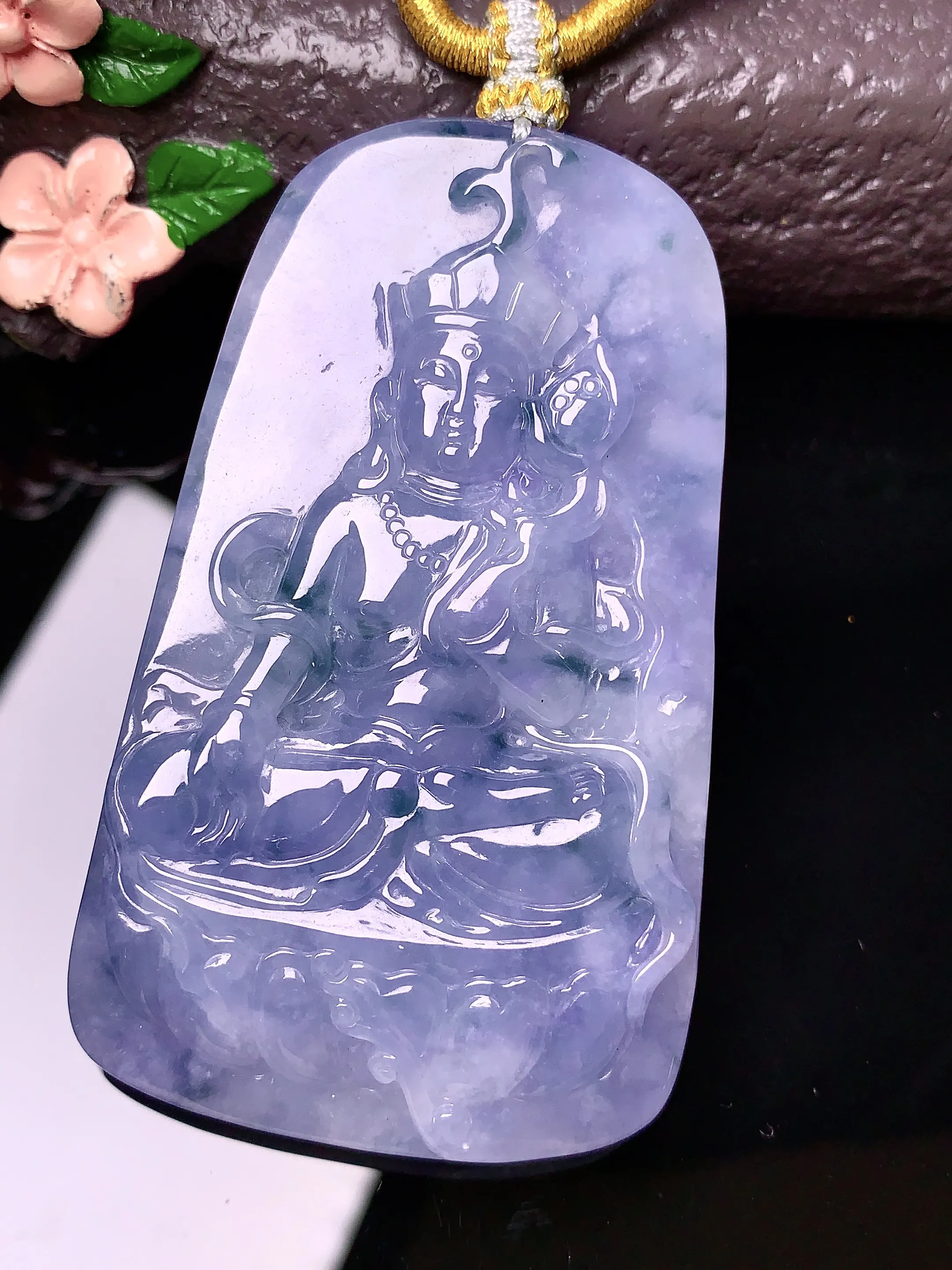 紫罗兰度母吊坠 玉质细腻 色泽清新艳丽 整体尺寸63.3*37.3*7.5