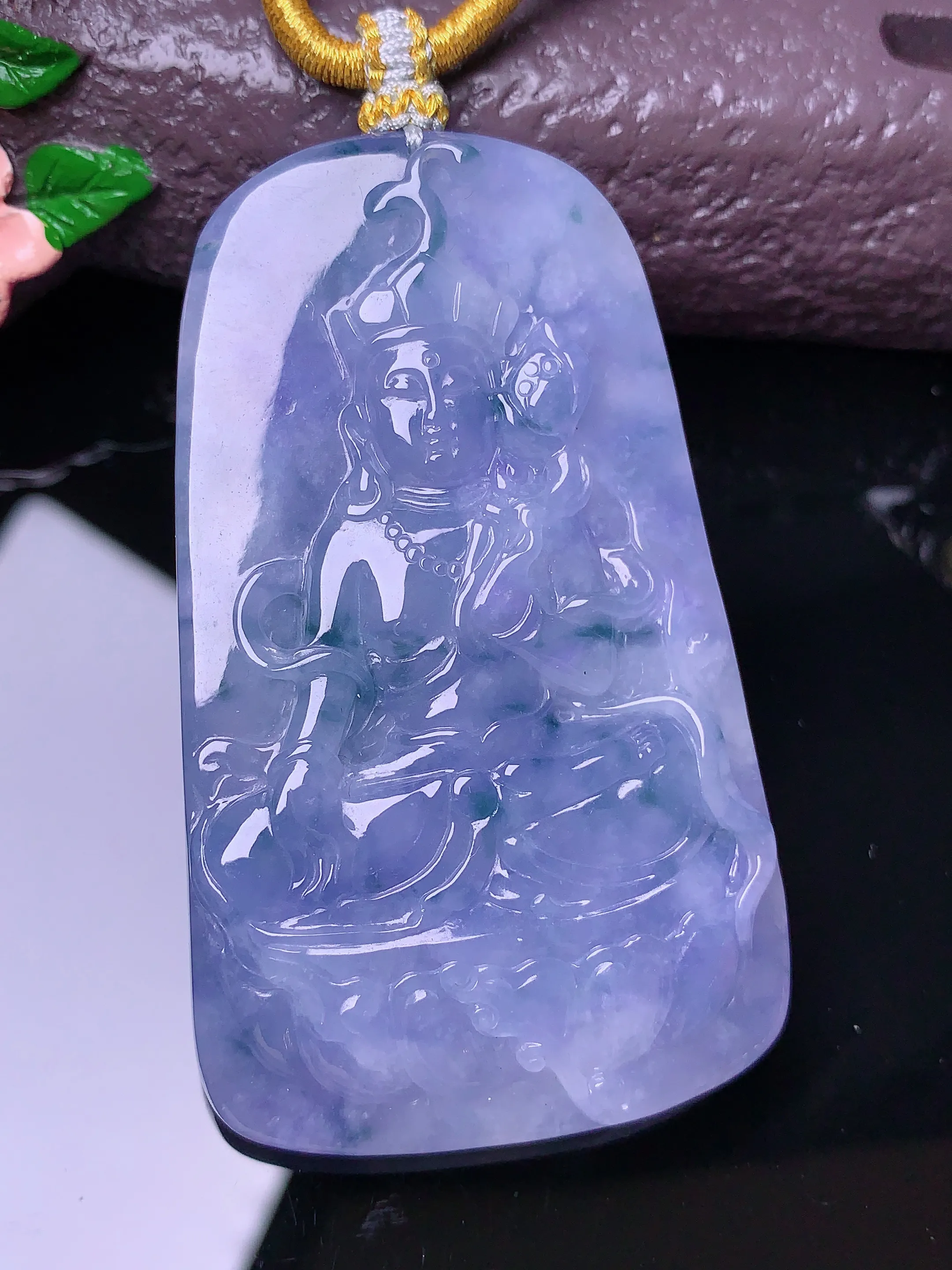 紫罗兰度母吊坠 玉质细腻 色泽清新艳丽 整体尺寸63.3*37.3*7.5