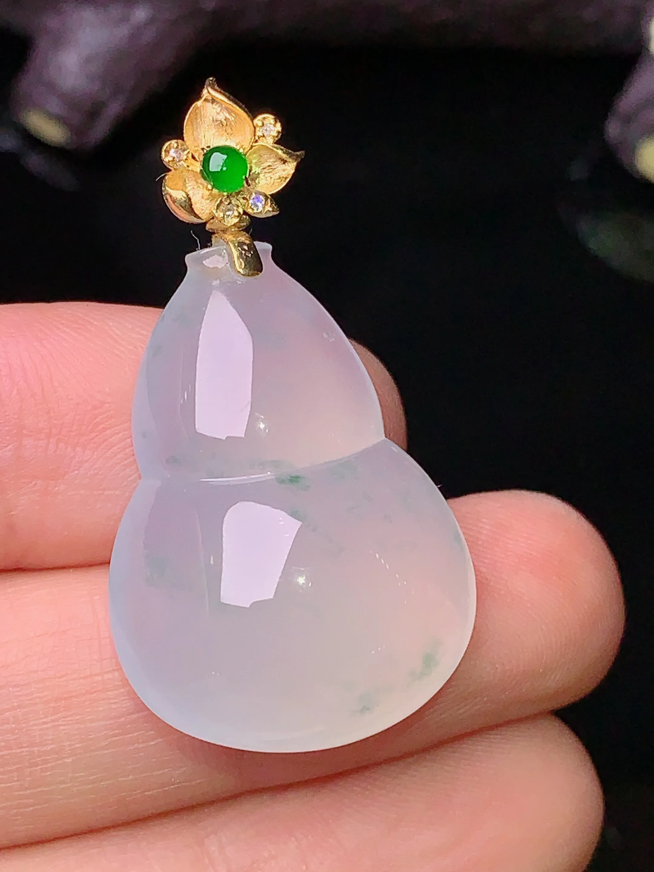 18k金钻镶嵌冰种葫芦吊坠 玉质细腻 色泽清新艳丽 整体尺寸35.5*19.5*9