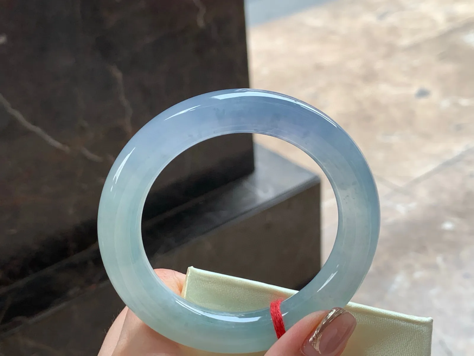 冰紫福镯
底色漂亮 种好水足56.6/12.1mm